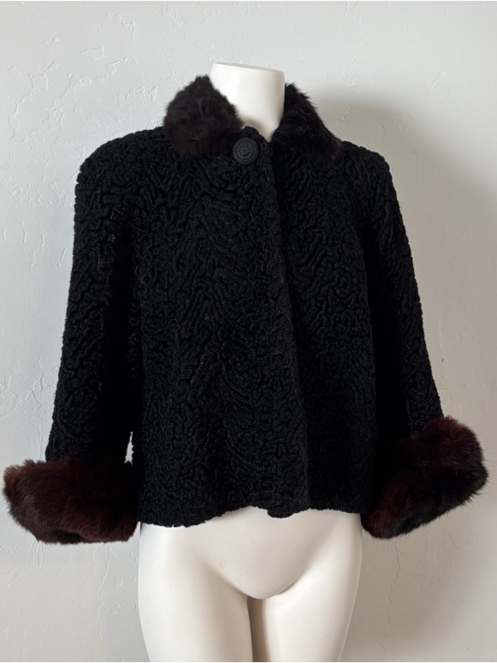 VERY VTG! Black Cropped Caplet Coat with Red Brown Fox? Fur Trim